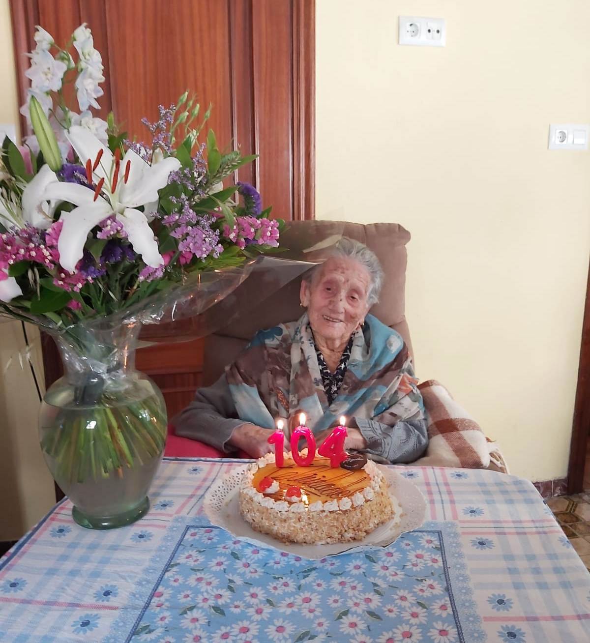 A “avoa de Oia”, Purificación Granja, cumpre 104 anos